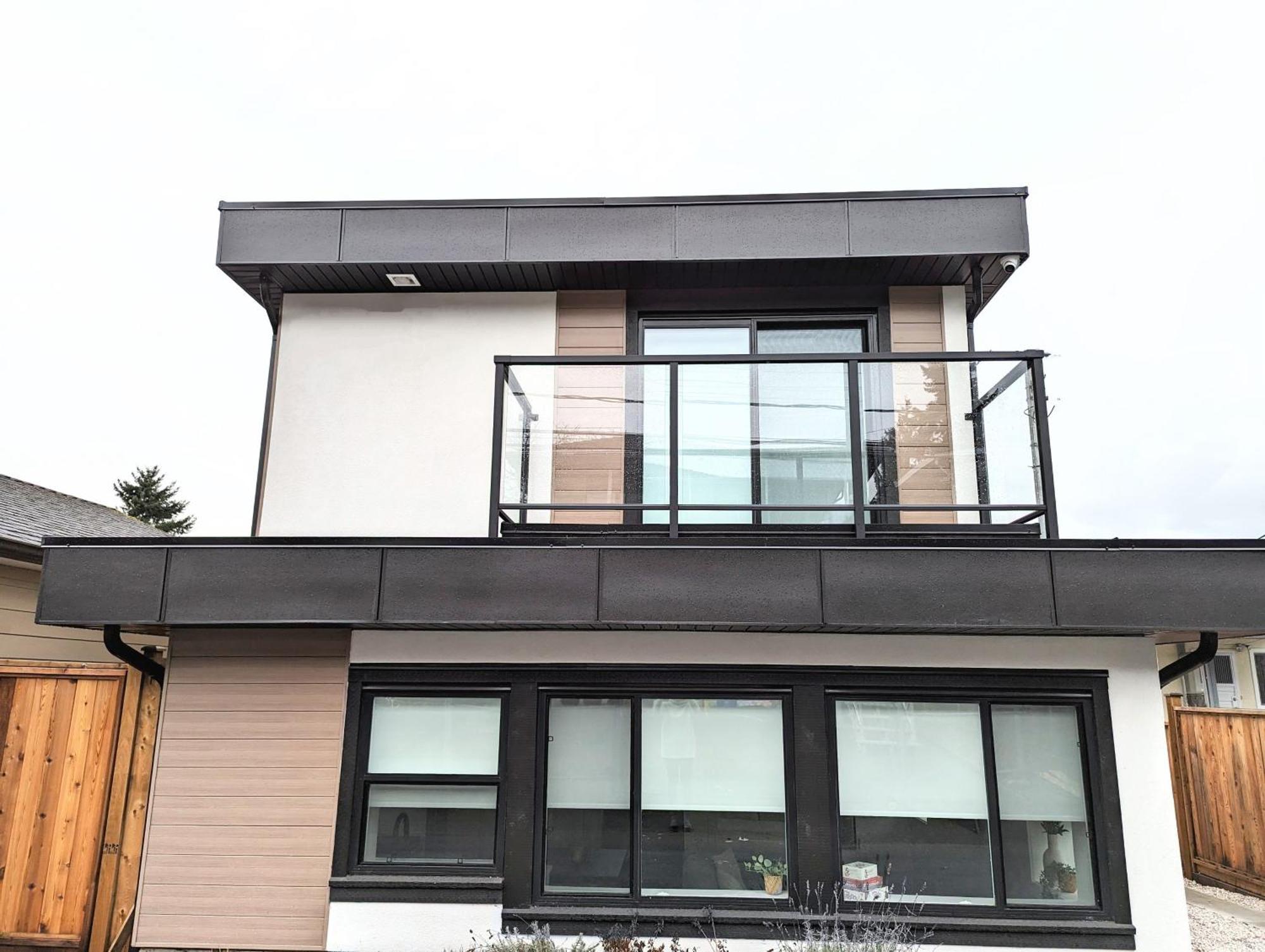 Centrally Located, Modern, 2 Bedroom Home Vancouver Esterno foto